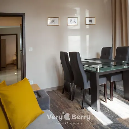 شقة Przestronny Very Berry W Poznaniu Z Dwiema Sypialniami By Renters بوزنان