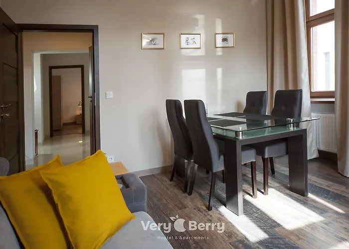 Apartamento Przestronny Very Berry W Poznaniu Z Dwiema Sypialniami By Renters Poznań