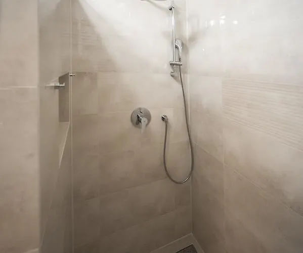 Przestronny Very Berry W Poznaniu Z Dwiema Sypialniami By Renters Apartamento