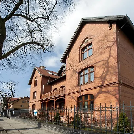 Przestronny Very Berry W Poznaniu Z Dwiema Sypialniami By Renters Apartamento