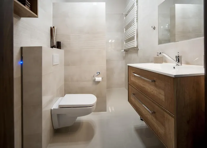 Przestronny Very Berry W Poznaniu Z Dwiema Sypialniami By Renters Apartment Poznan